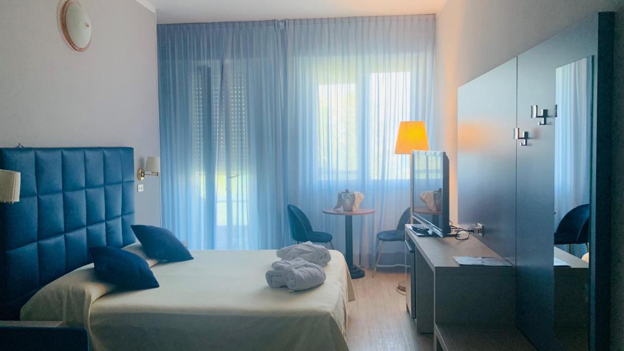 Hotel Majestic ガビッチェ・マーレ エクステリア 写真